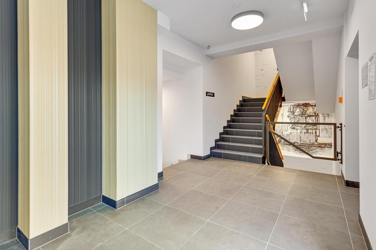 ApartГдиня Екстериор снимка
